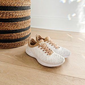 APL TechLoom Phantom Sneakers In White/Caramel Size 10